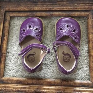 Livie & Luca grape petals size 9